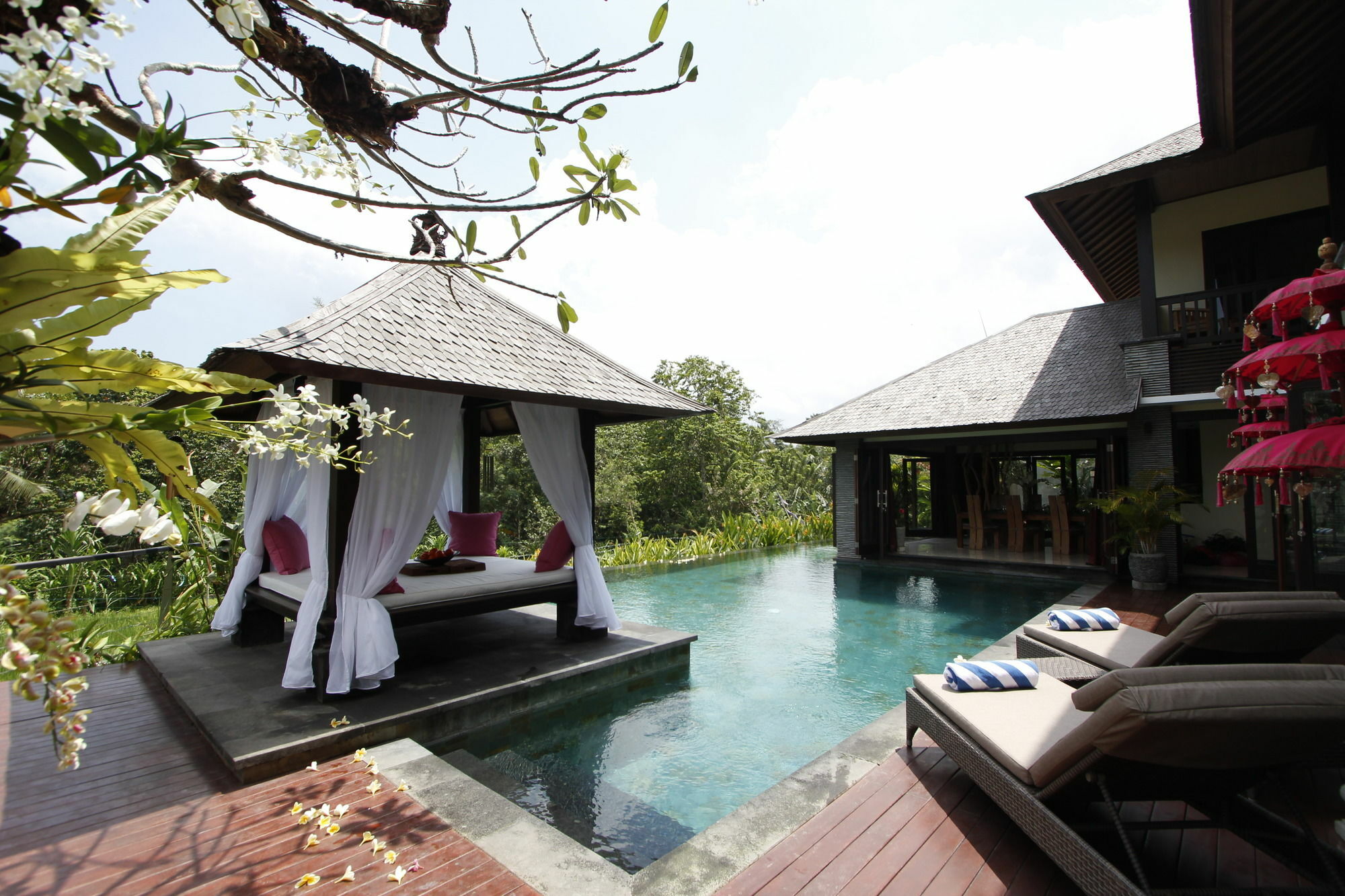 The Bale Tokek Villa Kuta  Exterior photo